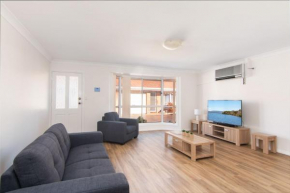 Number 4 at 27 South Street, Tuncurry